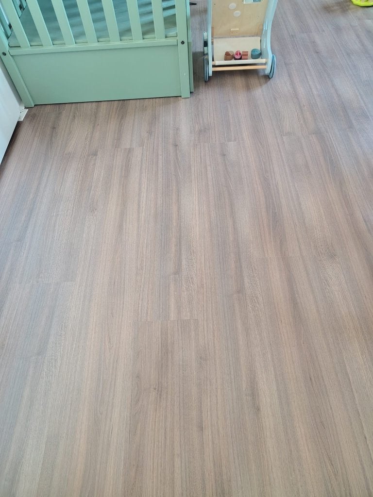 Laminaatvloer 50,5 m2 (gratis, maar zelf uithalen), Ophalen, Gebruikt, 50 tot 150 cm, 10 m² of meer
