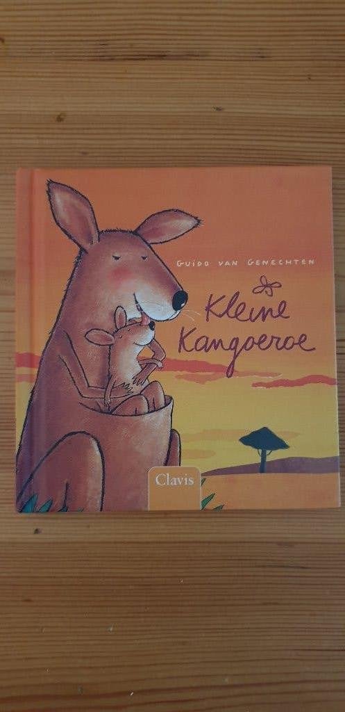 Kleine Kangoeroe van Guido van Genechten., Boeken, Ophalen of Verzenden, Zo goed als nieuw, Fictie algemeen