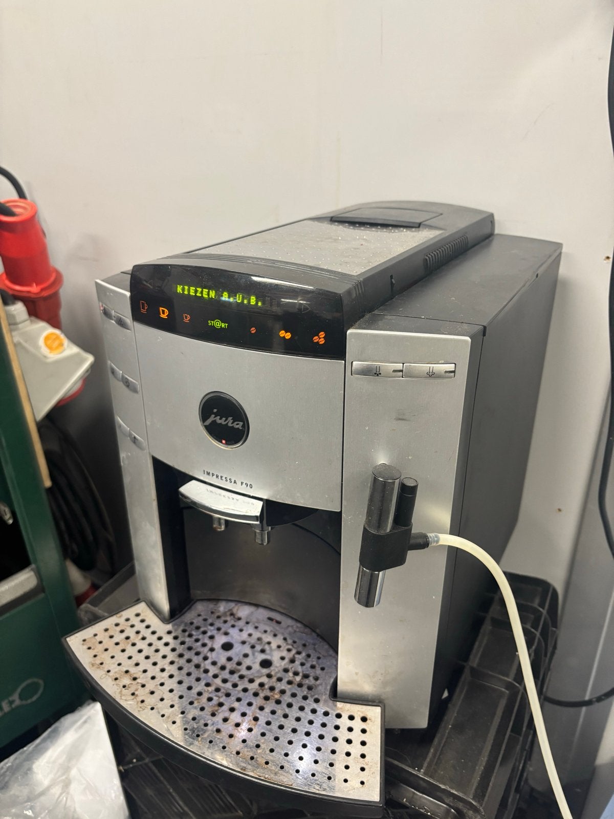 Jura Impressa F90 met connectie module, Witgoed en Apparatuur, Ophalen of Verzenden, Gebruikt, Koffiemachine, Koffiebonen