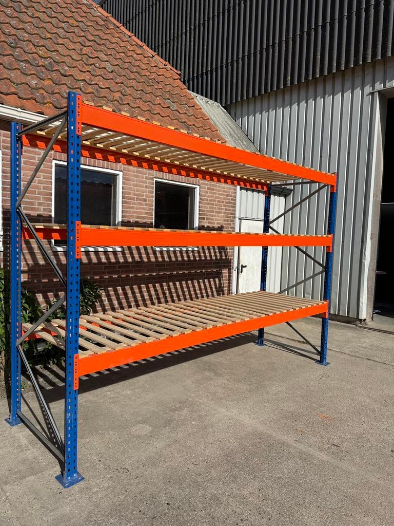 Apersa palletstellingen / magazijnstellingen, Ophalen