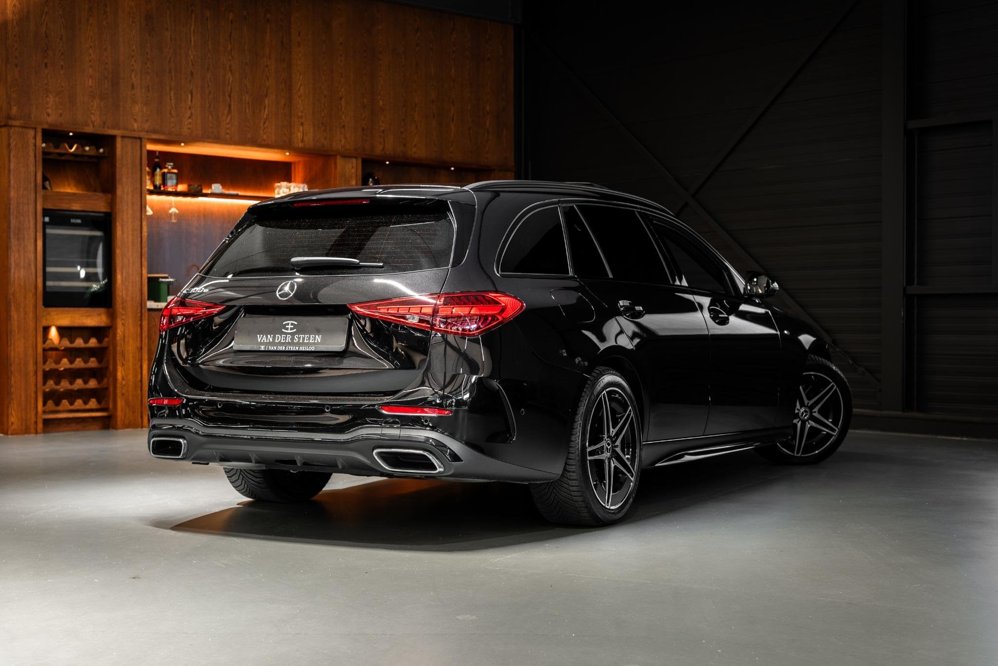 Mercedes-Benz C-klasse Estate 300 e Star Edition AMG Line Pl, Automaat, Achterwielaandrijving, 4 cilinders, 2020 kg