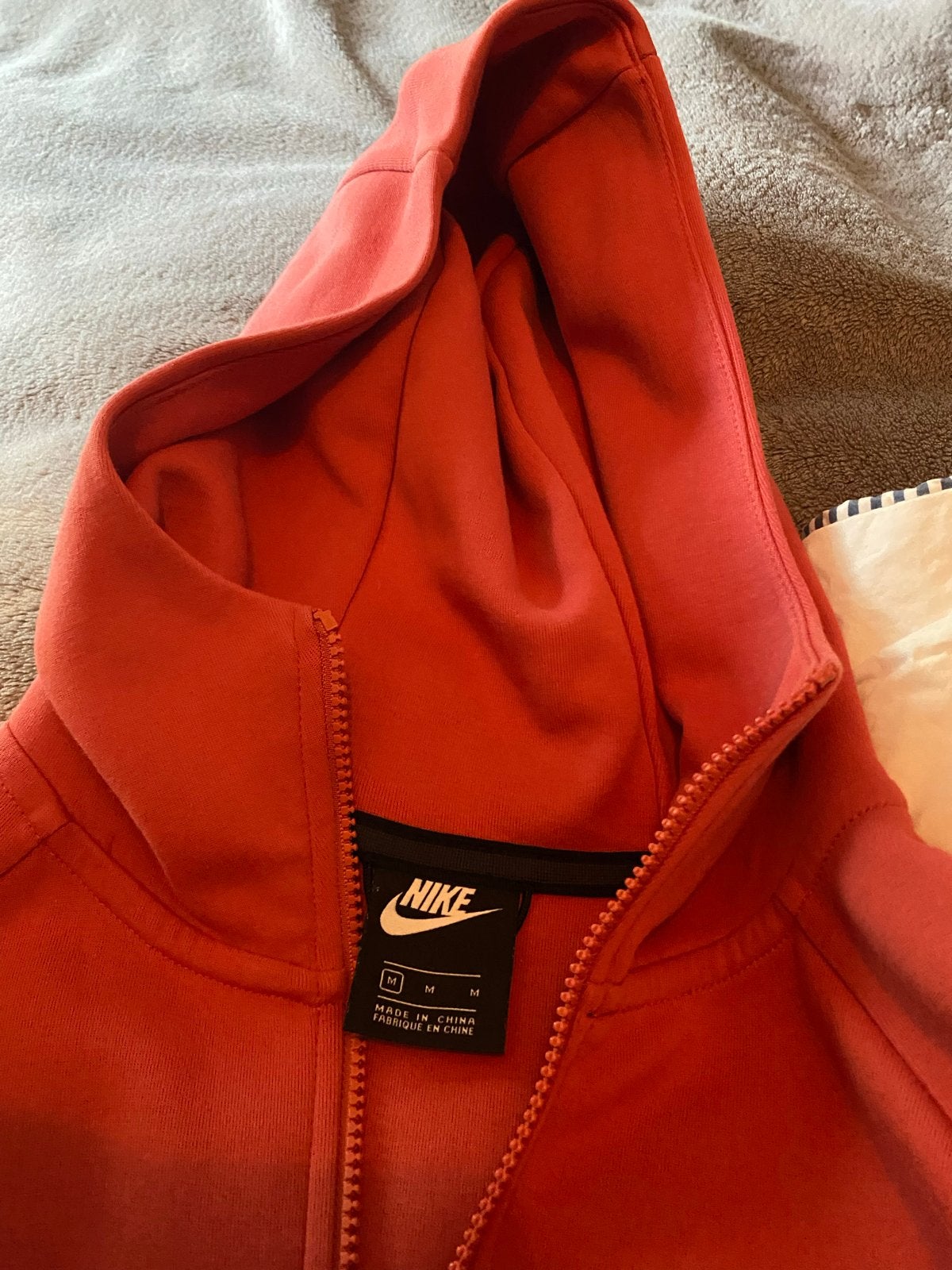 Nike Trainingspak Maat M - Comfortabel en Stijlvol, Kleding | Heren, Ophalen of Verzenden, Gedragen, Maat 48/50 (M), Oranje