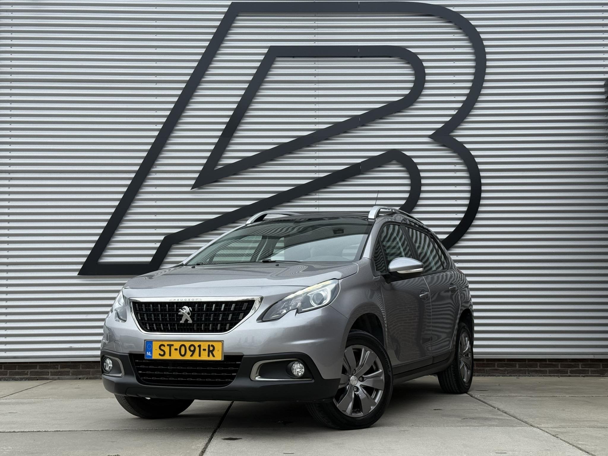 Peugeot 2008 1.2 PureTech Blue Lion 2e Eigenaar|Navi|Pano|Tr, Auto's, Voorwielaandrijving, Stof, Euro 6, Origineel Nederlands