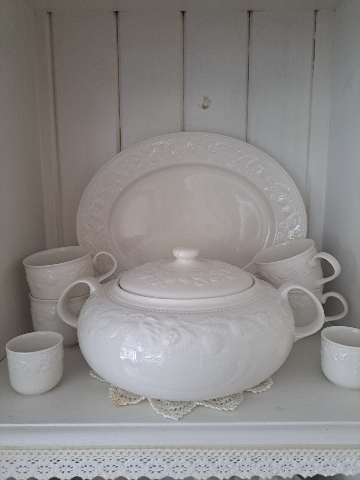 Servies Strawberry  van Barrats, Huis en Inrichting, Keuken | Servies, Ophalen of Verzenden, Porselein, Overige stijlen, Kop(pen) en/of Schotel(s)