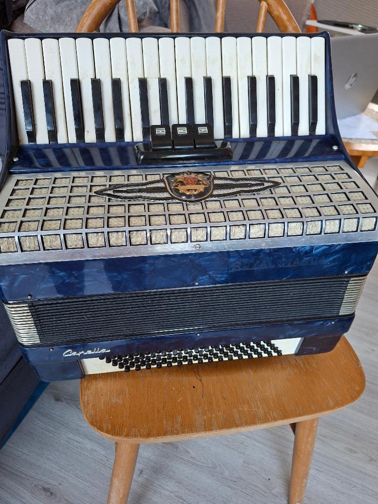 Gebruikte accordeon, Muziek en Instrumenten, Accordeons, Gebruikt, Met riemen, 80-bas, Toetsaccordeon