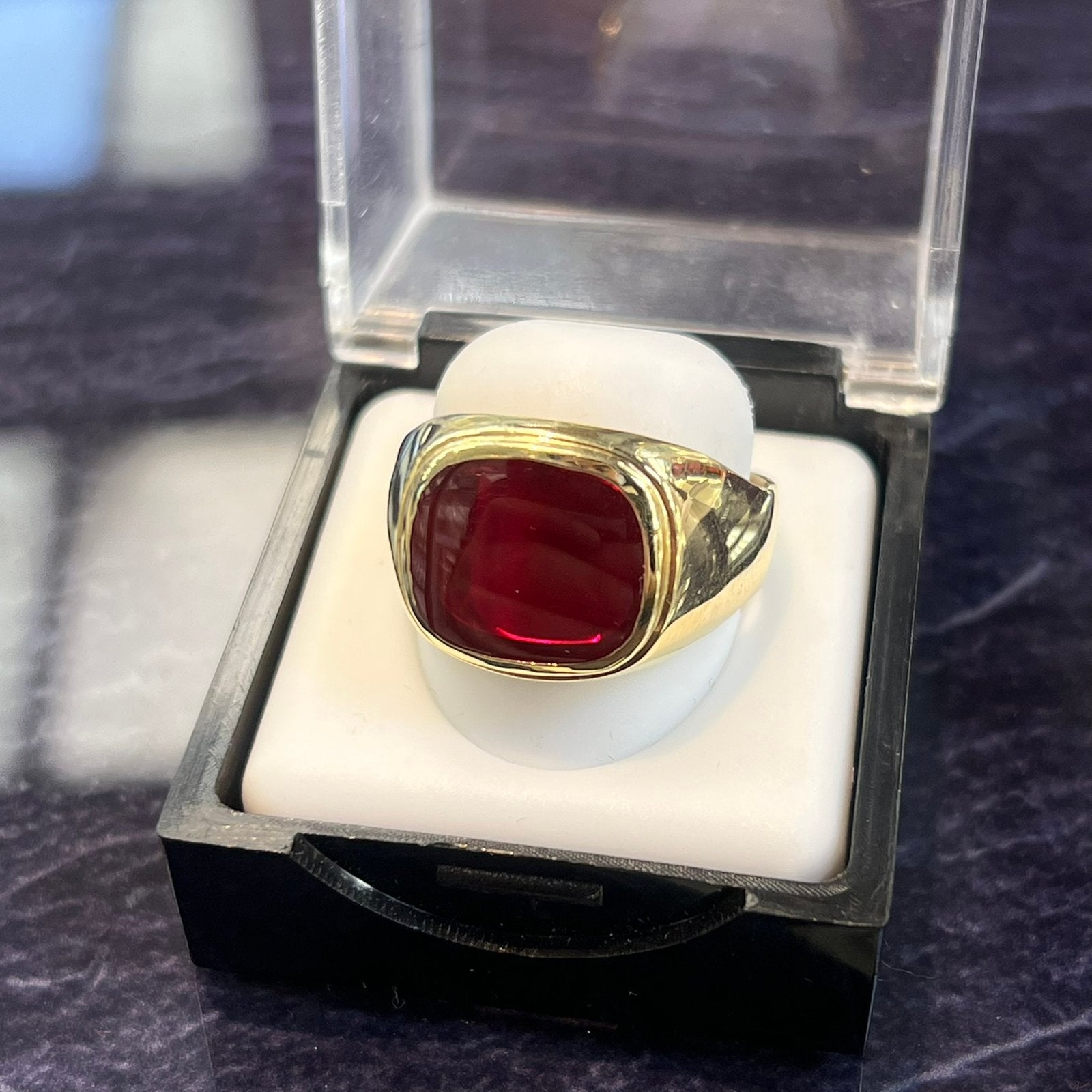 14k gouden ring robijn zegelring rood, Ophalen of Verzenden, Zo goed als nieuw, Goud, Dame