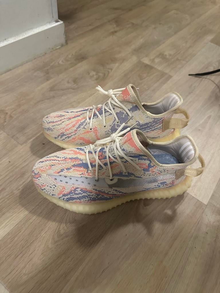 Adidas Yeezy Boost 350 V2 'MX Oat' Sneakers, Kleding | Heren, Schoenen, Zo goed als nieuw, Sneakers of Gympen, Overige kleuren