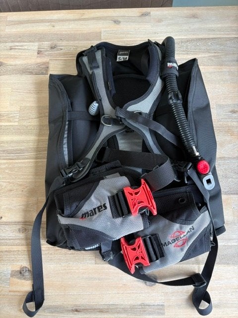 Mares Magellan Wing BCD / Trimvest – Nieuwstaat, Watersport en Boten, Duiken, Zo goed als nieuw, Trimvest of Wing, Ophalen of Verzenden
