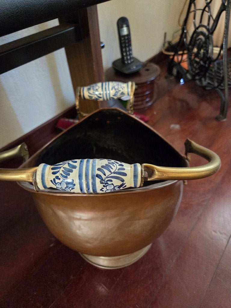 Koperen ketel met blauw motief handvat, Ophalen, Koper