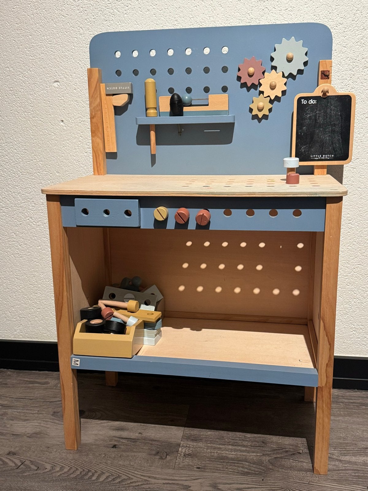 Foto 2 van Little Dutch Houten Werkbank met Gereedschap