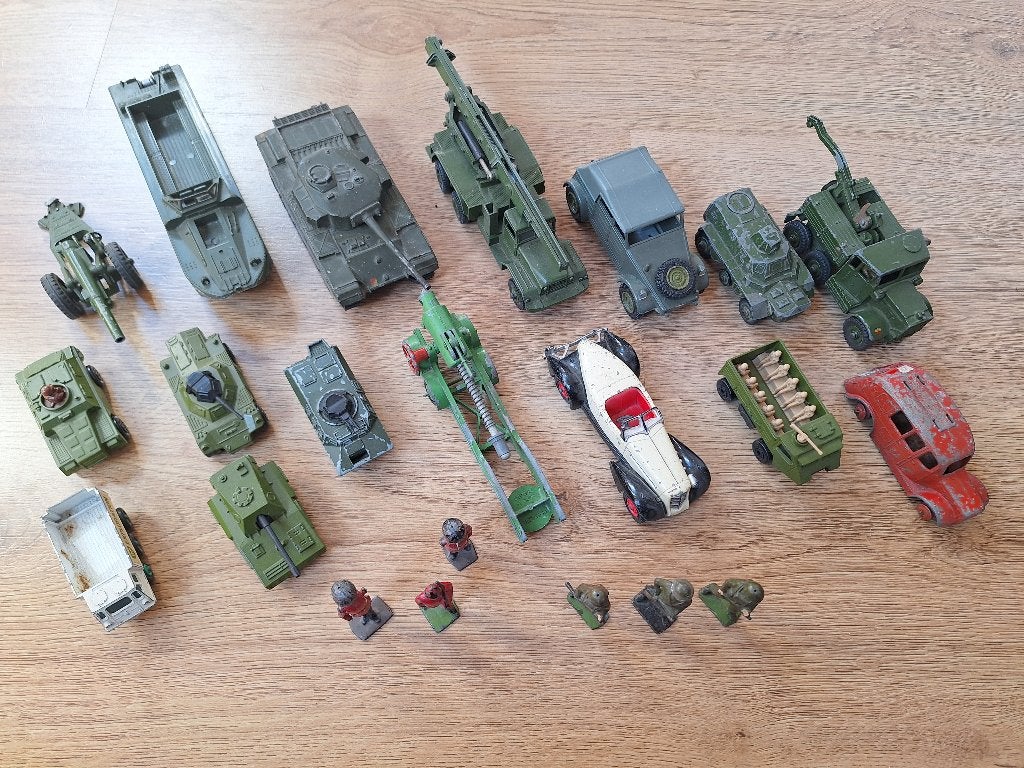 Lot Dinky toys, Supertoys, Britains, Matchbox voertuigen, Ophalen of Verzenden, Gebruikt
