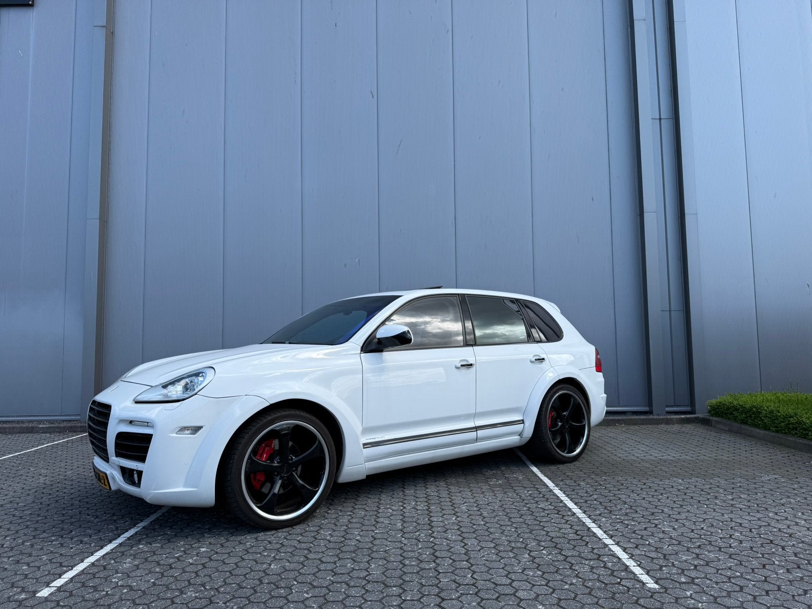 Cayenne met magnum pakket, Auto's, Porsche, Cayenne, 3500 kg, 8 cilinders, Wit