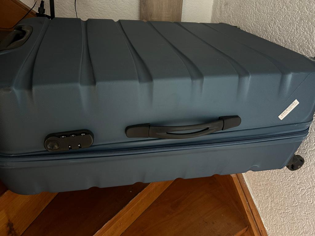 Gratis af te halen — groot koffer met kapot wiel, Sieraden, Tassen en Uiterlijk, Koffers, Ophalen of Verzenden, Zo goed als nieuw