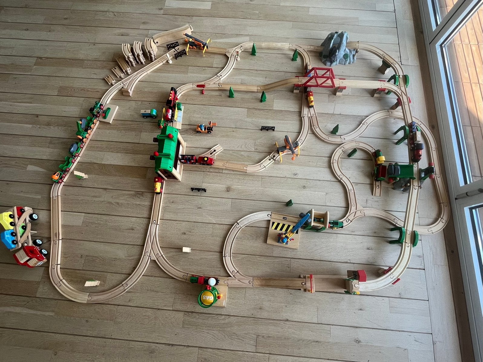 Brio treinset inclusief locomotieven en accessoires, Kinderen en Baby's, Speelgoed | Houten speelgoed, Ophalen, Zo goed als nieuw