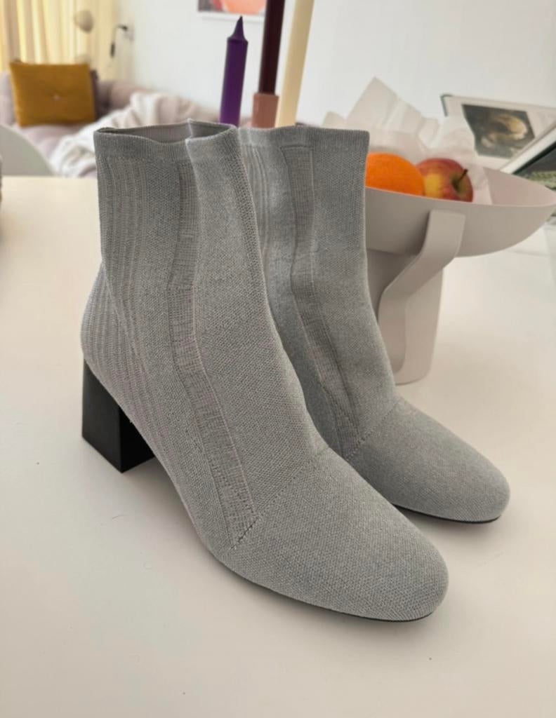 sportmax Max Mara soklaarsjes zilver 39, Kleding | Dames, Schoenen, Ophalen of Verzenden, Zo goed als nieuw, Overige kleuren