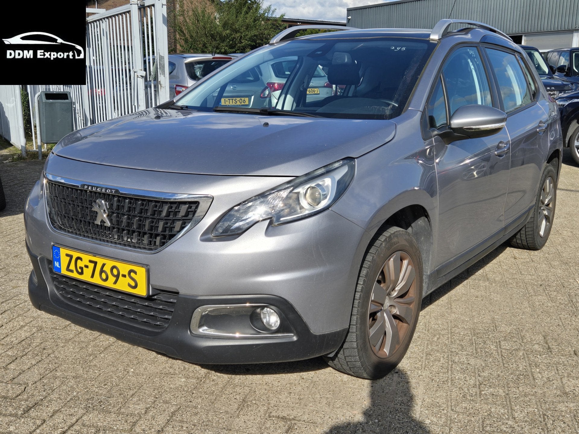 Peugeot 2008 1.2 PureTech Blue Lion | Navi | Airco | Pano |, Voorwielaandrijving, Stof, Euro 6, 1199 cc