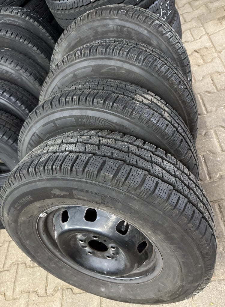 Nette set winterbanden camper Michelin op velg 5x118. 8,7mm, Ophalen, 16 inch, Banden en Velgen, Winterbanden
