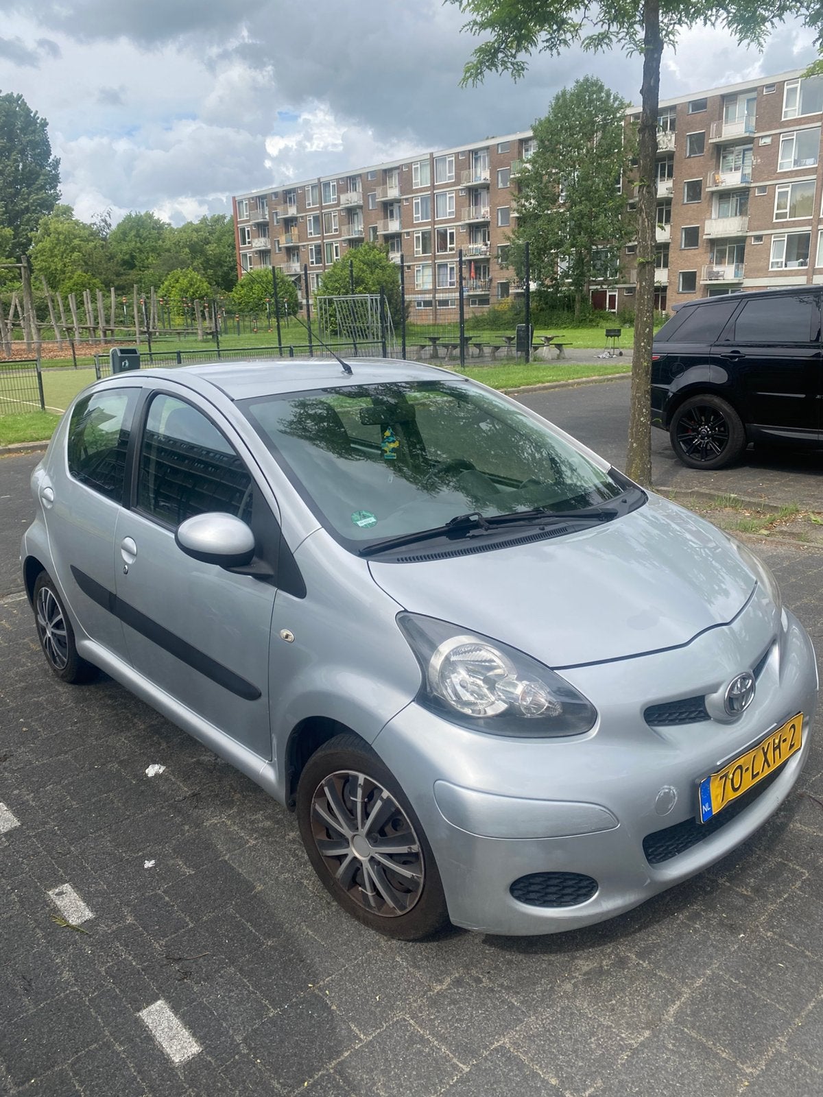 Toyota Aygo 1.0 12V Vvt-i 5DRS 2010 Grijs, Auto's, Voorwielaandrijving, 4 stoelen, 68 pk, Origineel Nederlands