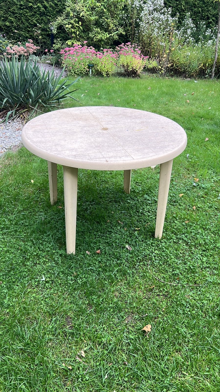 Ronde tuintafel van kunststof