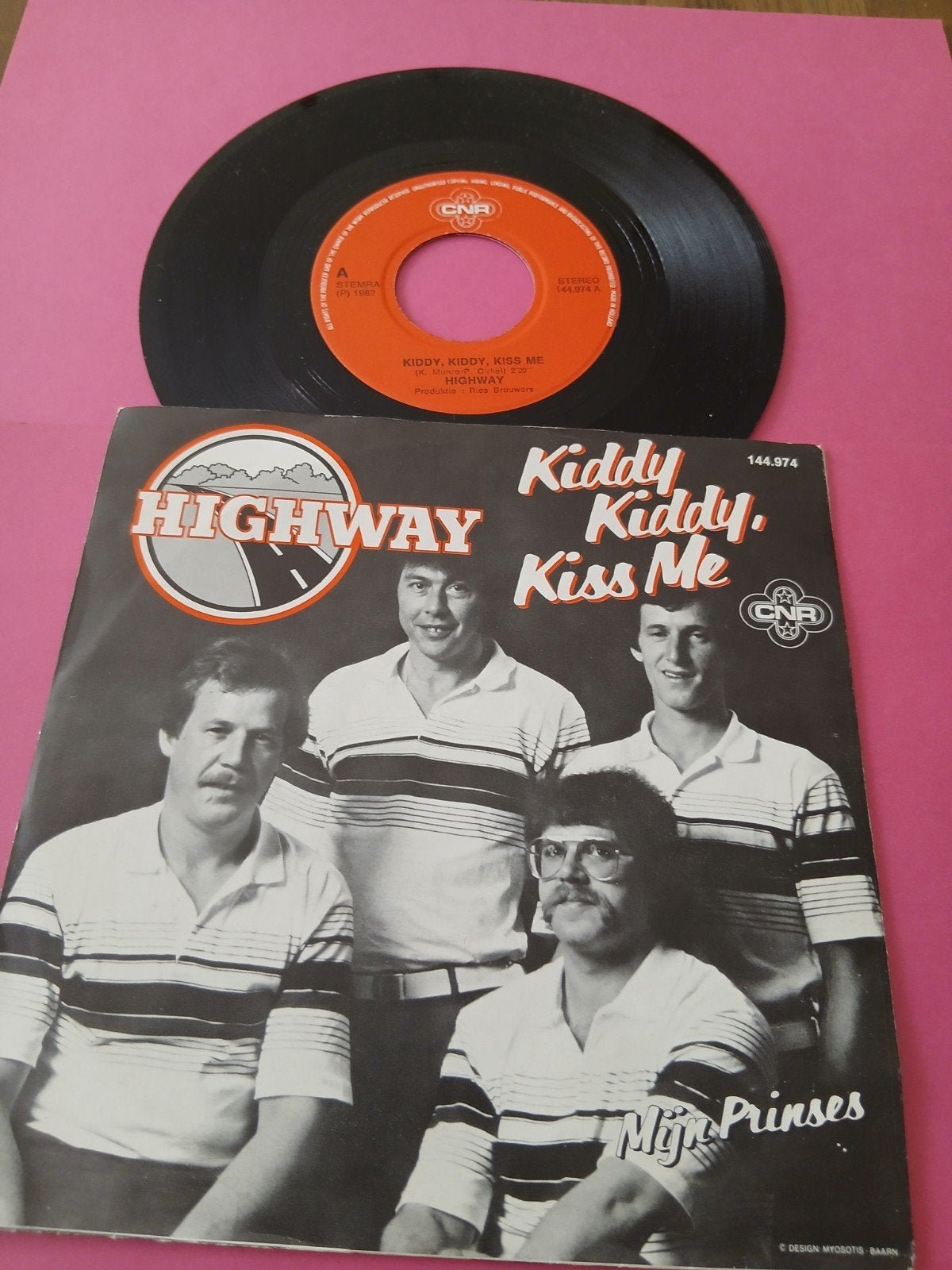 VINYL SINGLE     HIGHWAY 1982, Ophalen of Verzenden, Zo goed als nieuw, Overige formaten, Levenslied of Smartlap