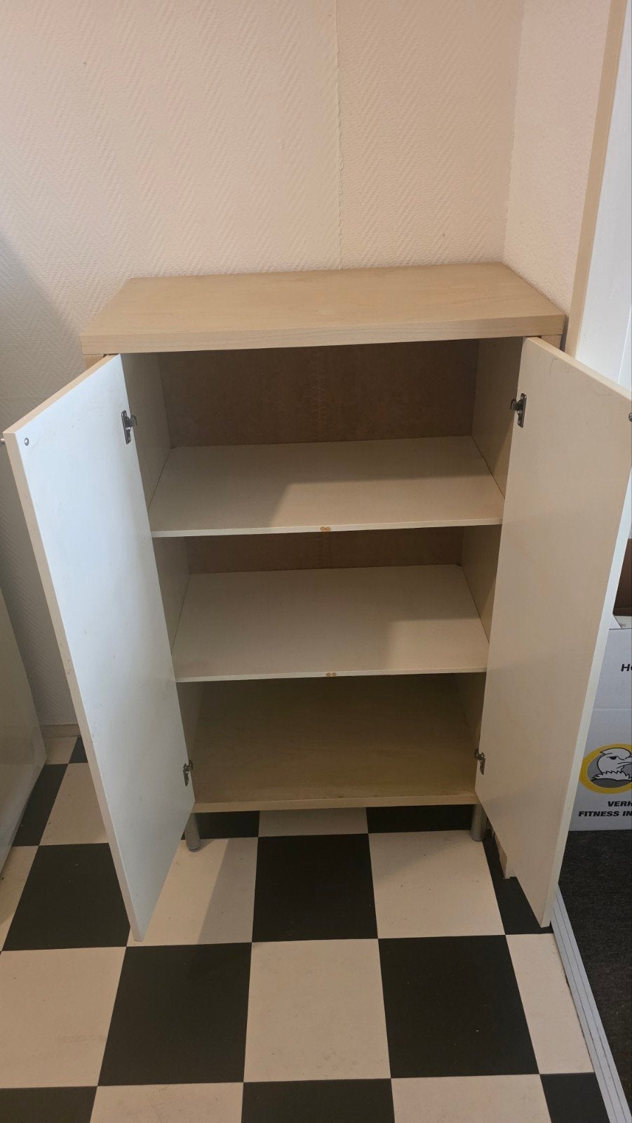 kast beetje beschadigd, Ophalen
