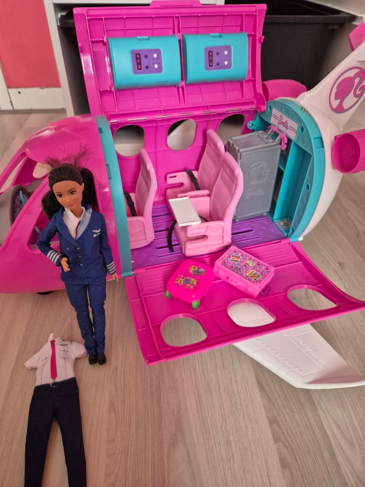 Barbie Vliegtuig met Pilootpop en Accessoires, Ophalen of Verzenden, Gebruikt, Barbie