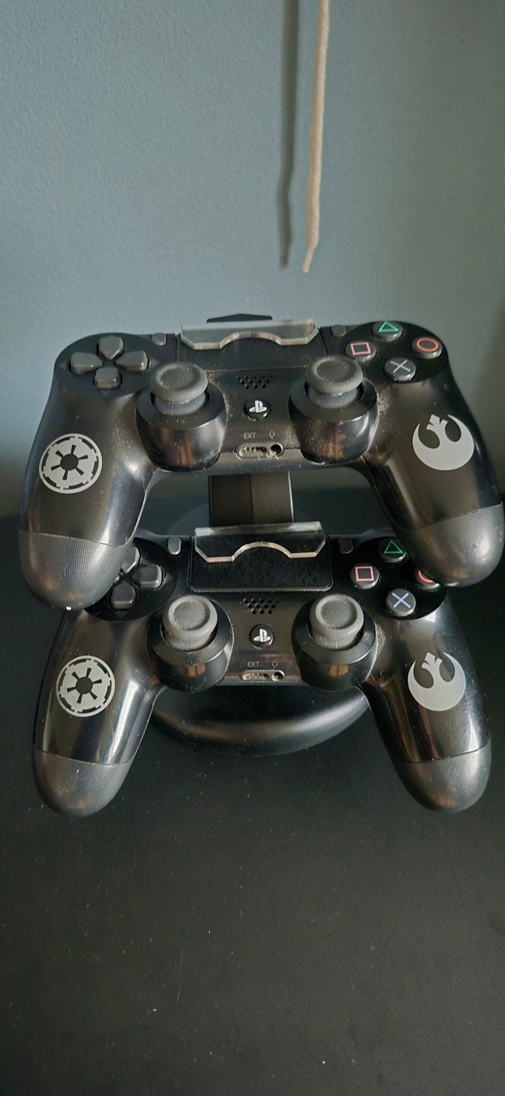 2 PS4 DualShock 4 Controller - Star Wars Editie, Gebruikt, Ophalen of Verzenden, Controller, PlayStation 4