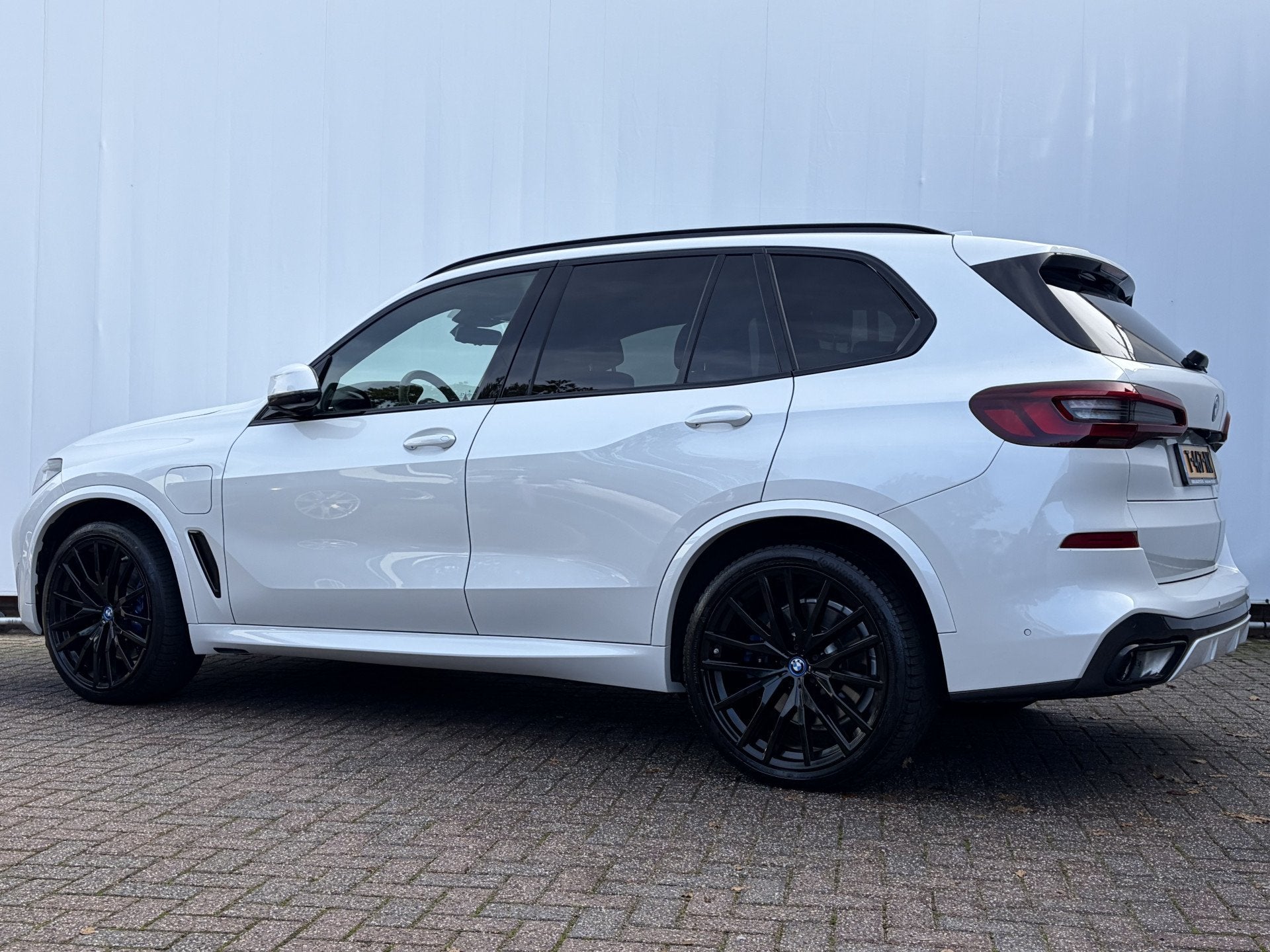 BMW X5 xDrive45e High Executive M-Sport 4WS Pano 22Inch HUD, Auto's, Gebruikt, 398 pk, Wit, Leder