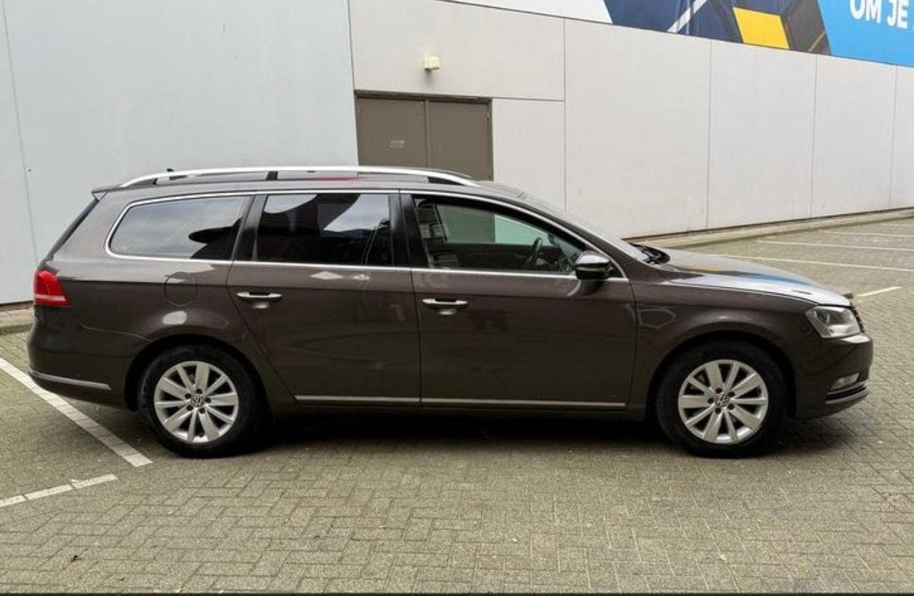 Volkswagen Passat 1.4 TSI 90KW Variant DSG 2012 Bruin, Auto's, Bruin, 122 pk, Origineel Nederlands, 750 kg
