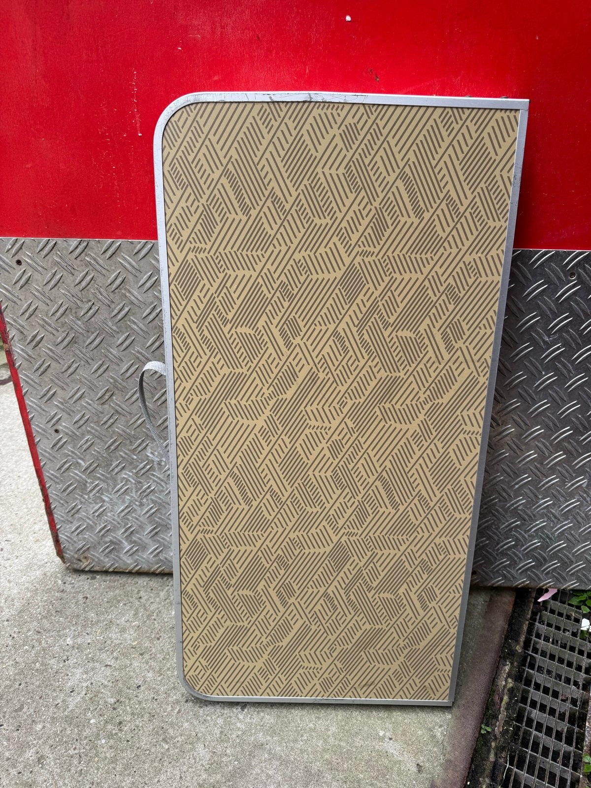 Opvouwbare campingtafel - Compact en handig, Caravans en Kamperen, Ophalen, Gebruikt, Campingtafel