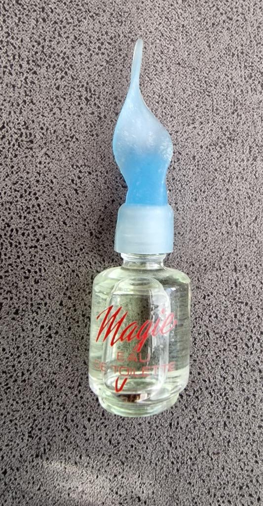 Magie miniatuur parfum, Ophalen of Verzenden, Zo goed als nieuw, Miniatuur, Gevuld