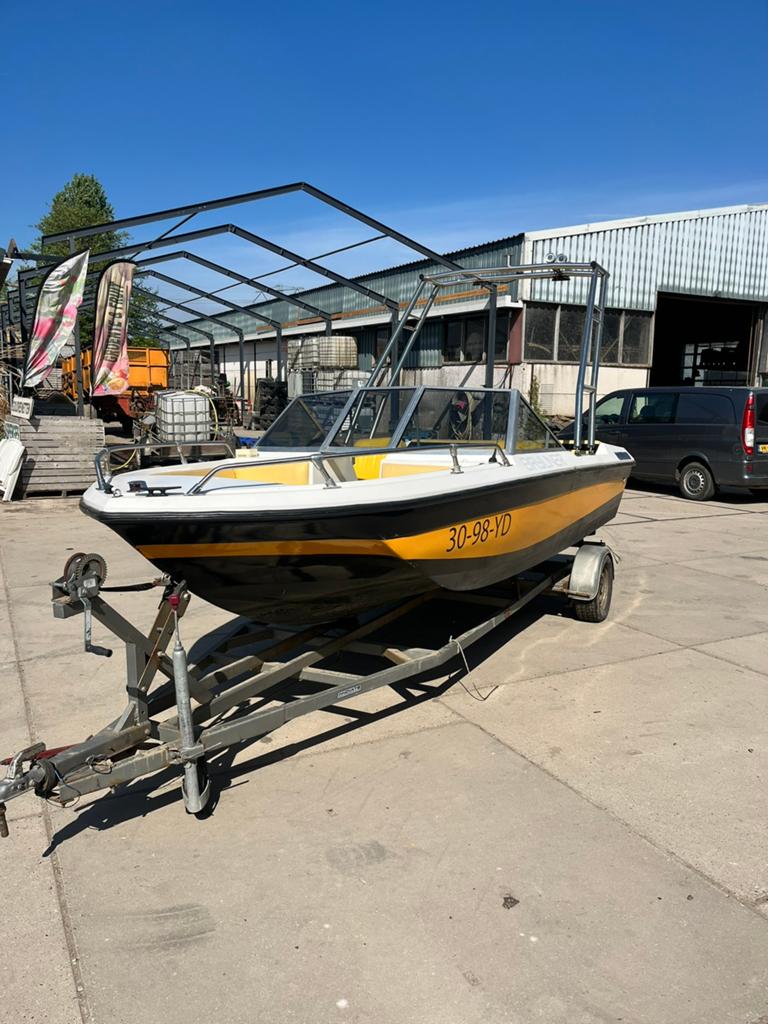 Bayliner wakeboard boot met trailer, Watersport en Boten, Speedboten, Gebruikt, Bayliner, Benzine, 120 tot 200 pk, Binnenboordmotor