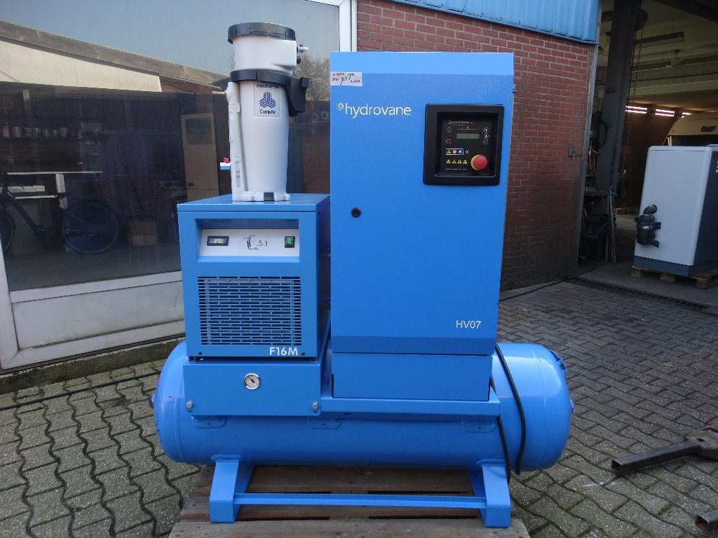 Hydrovane 7,5KW   1000l. per min.  droger  300l. ketel  2022, Doe-het-zelf en Verbouw, Compressors, Minder dan 25 liter, Ophalen of Verzenden