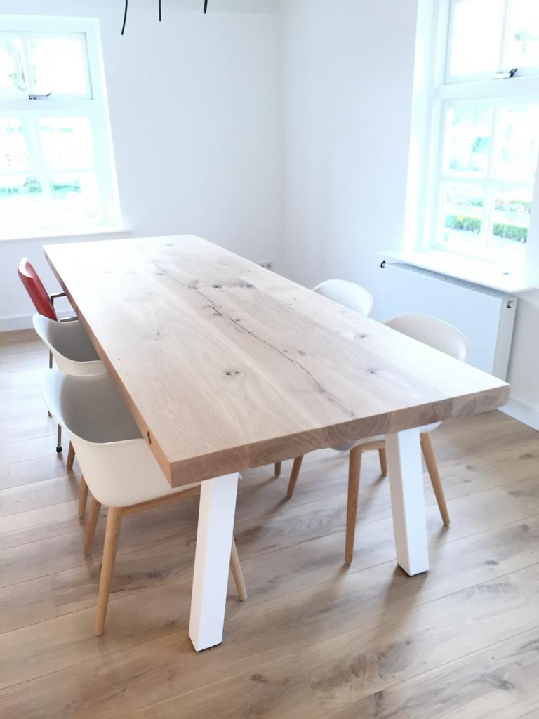 Robuuste eikenhouten eettafel met wit onderstel 3.00 x1.00 m, Eikenhout, 200 cm of meer, Zo goed als nieuw, Vier personen