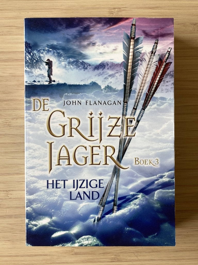 De Grijze Jager Boek 3 - Het IJzige Land, Ophalen of Verzenden, Zo goed als nieuw, John Flanagan
