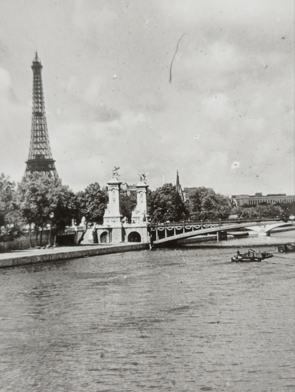 Parijs Eiffeltoren, Seine bij Alexander III brug jaren 40-60, Verzamelen, Ophalen of Verzenden