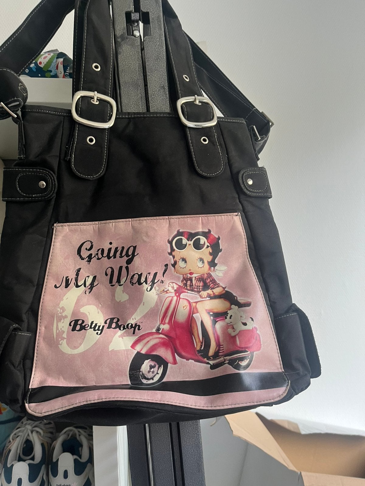 Leuke Betty Boop tas met kleine portomonnee!, Ophalen, Zo goed als nieuw, Zwart, Schoudertasje