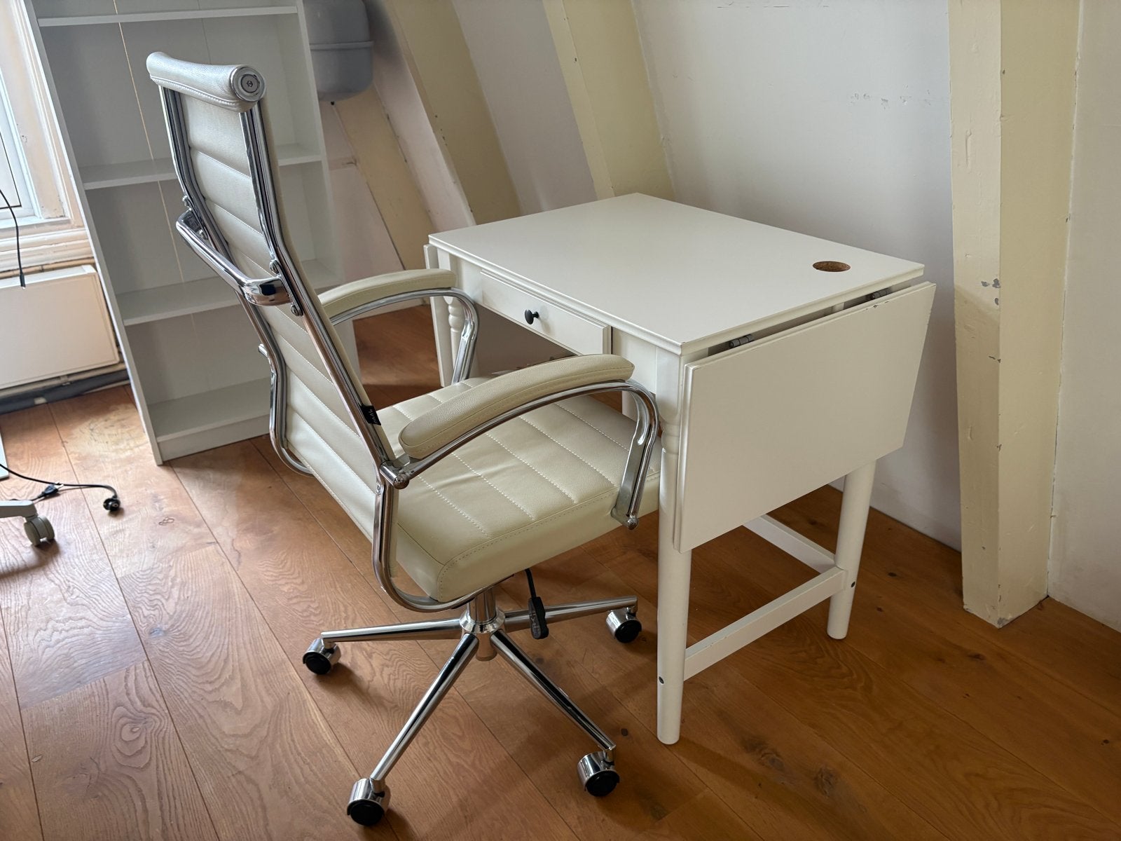 IKEA Ingatorp bureau + wit leren bureaustoel, Ophalen, Overige typen, Gebruikt, IKEA