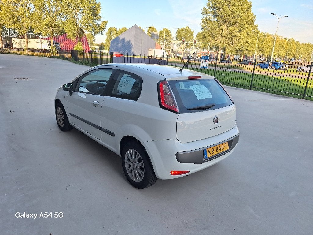 Fiat Punto 1.4 3DR 2010 Wit, Voorwielaandrijving, 40 €/maand, 4 cilinders, 400 kg