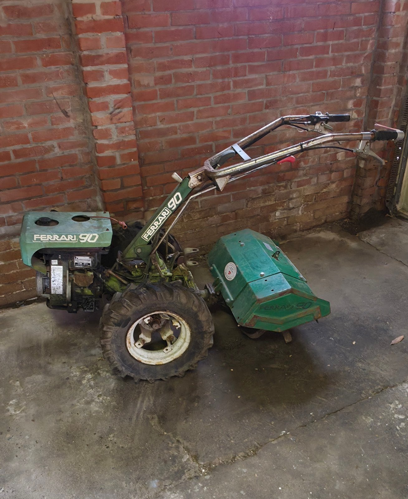 Opknappertje Ferrari Grondploeger, Doe-het-zelf en Verbouw, Gereedschap | Freesmachines, Ophalen, Benzine, Gebruikt, Overige soorten