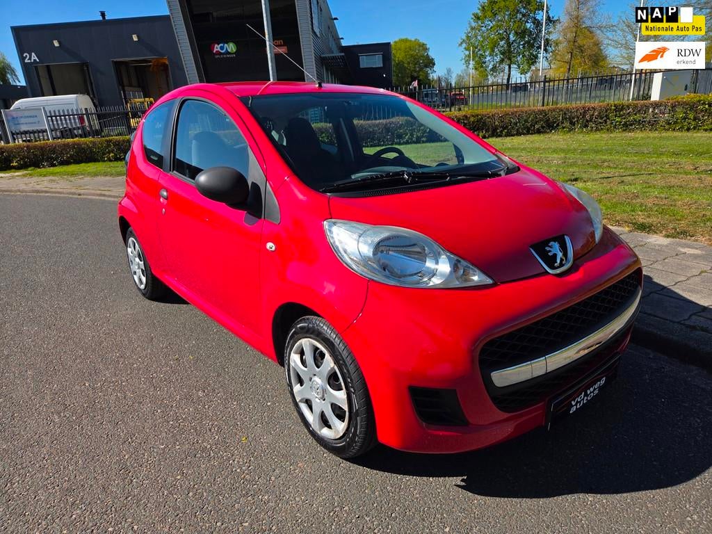 Peugeot 107 1.0-12V Accent airco, Voorwielaandrijving, Euro 5, Gebruikt, 4 stoelen