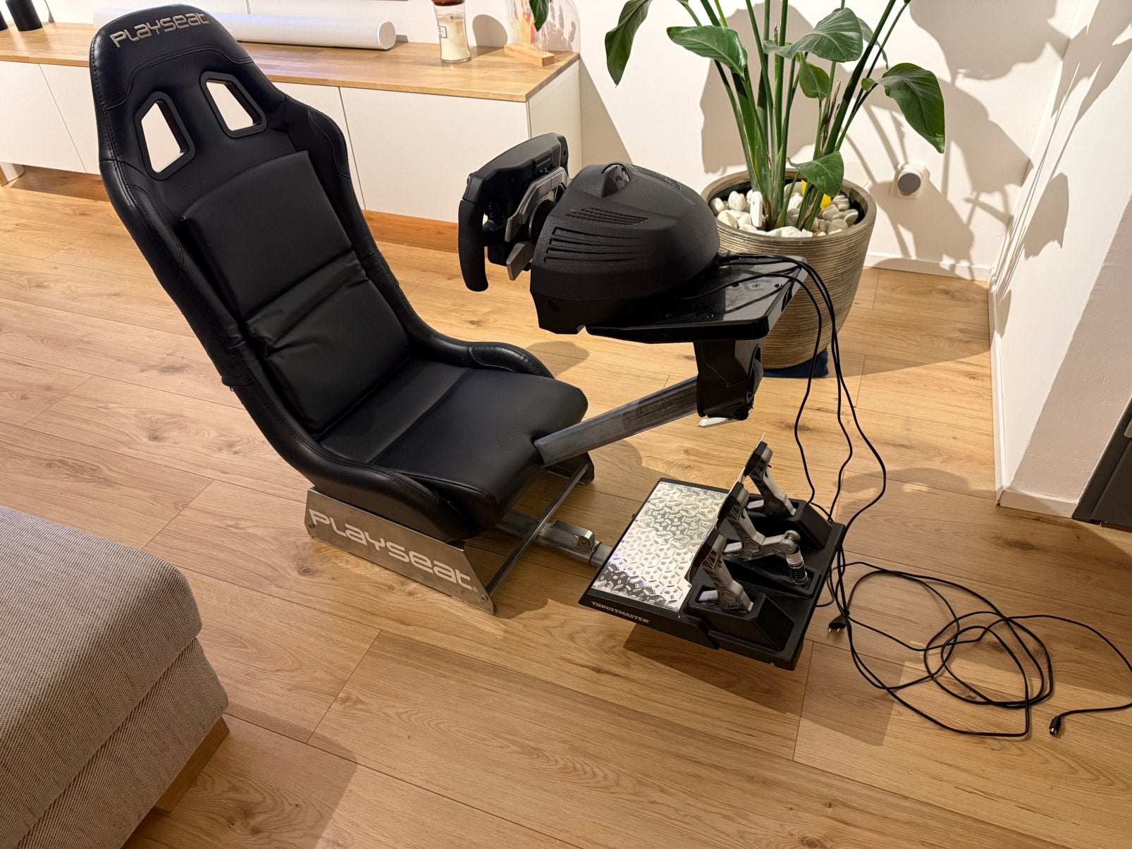 Thrustmaster setup, Ferrari SF1000, Playseat, base en pedals, Ophalen, Gebruikt, Stuurtje of Sportattribuut, Xbox Series S