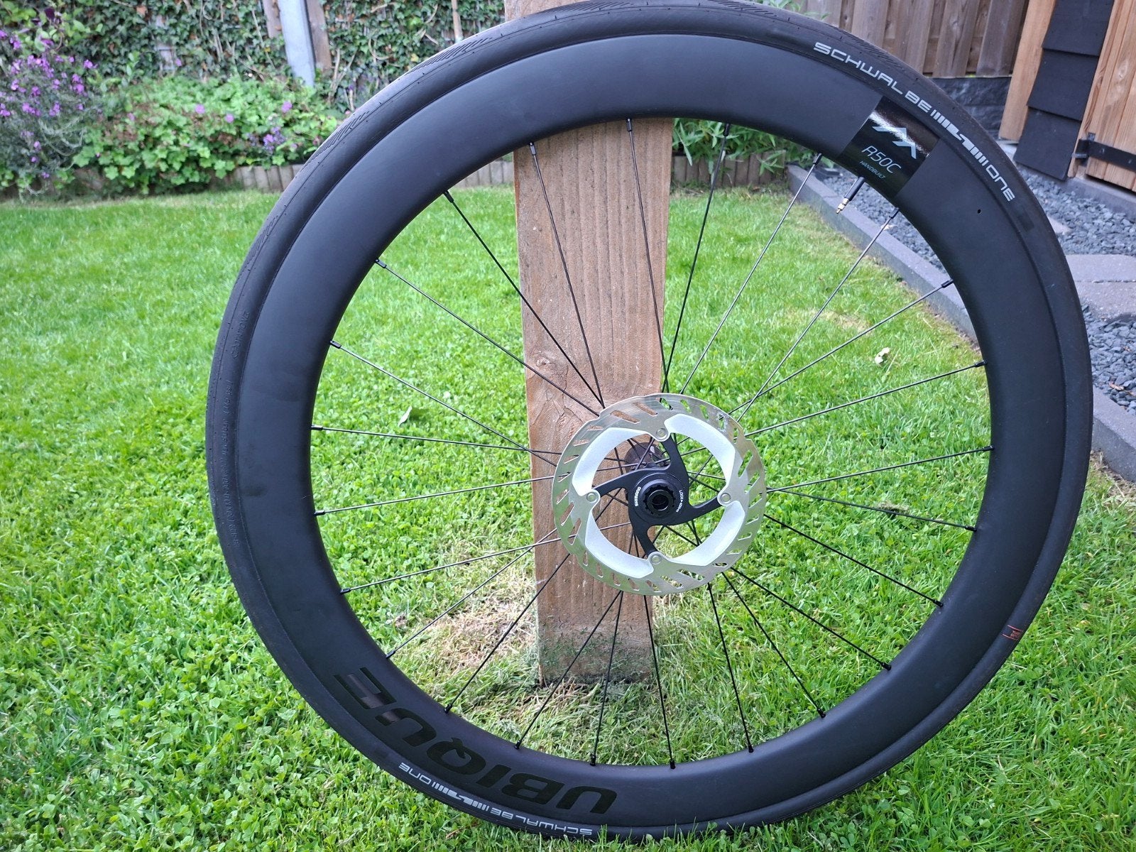 Ubique R50C carbon (disc) wielset - 500 km en 4 maanden oud, Fietsen en Brommers, Fietsonderdelen, Wiel, Ophalen of Verzenden