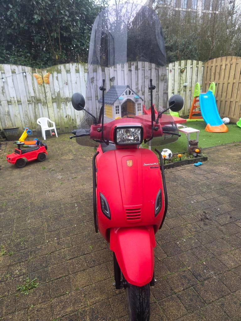 La Souris limited edition scooter, Fietsen en Brommers, Brommeronderdelen | Scooters, Ophalen of Verzenden, Zo goed als nieuw