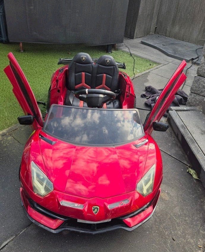 Lamborghini aventadotor 24v kinderauto, Kinderen en Baby's, Ophalen, Afstandsbediening