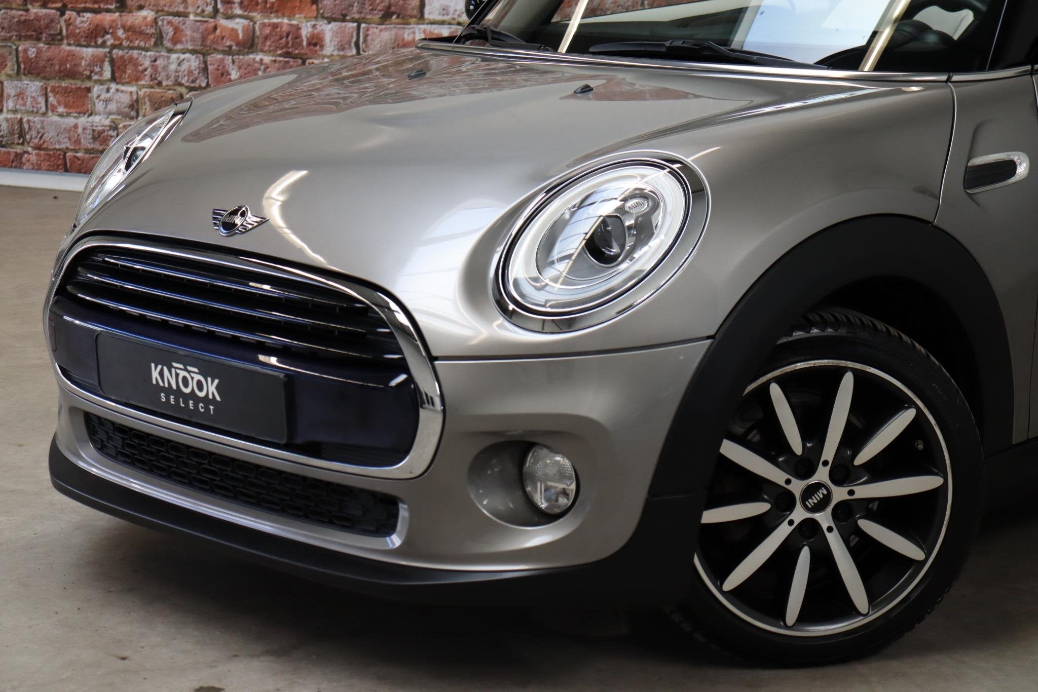 MINI Cabrio Cooper Chili Serious Business / Navigatiesysteem, Auto's, Mini, Voorwielaandrijving, 136 pk, Gebruikt, Euro 6