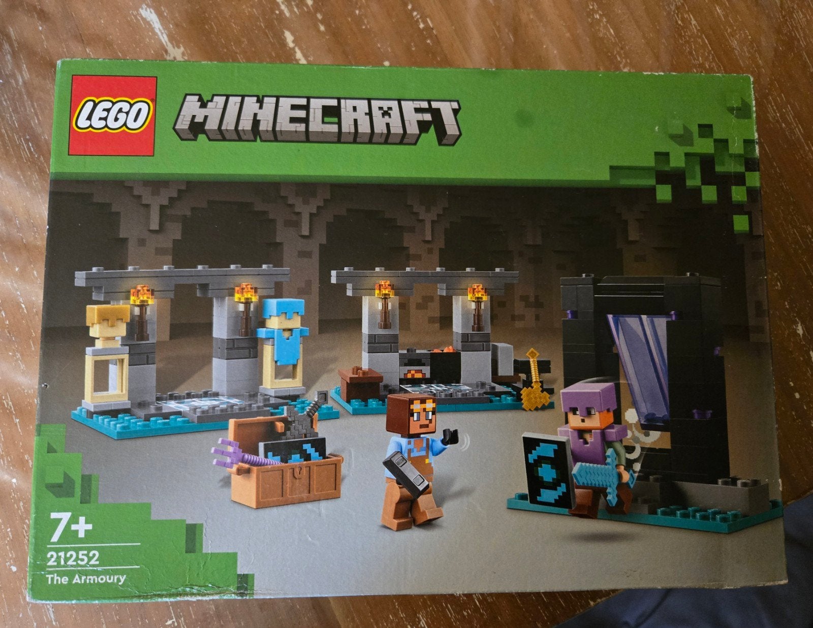 LEGO Minecraft 21252 The Armoury - Nieuw in doos, Minecraft, Lego, Nieuw, Ophalen of Verzenden