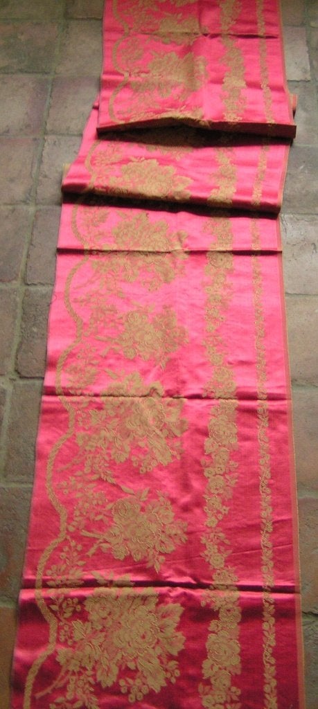 coupon antieke rood met gouden stof nr CC 601, 30 tot 120 cm, Satijn of Zijde, Meerkleurig, Verzenden