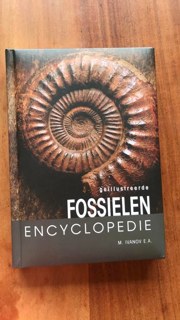 Geïllustreerde Fossielen Encyclopedie - zgan, Ophalen of Verzenden, Fossiel