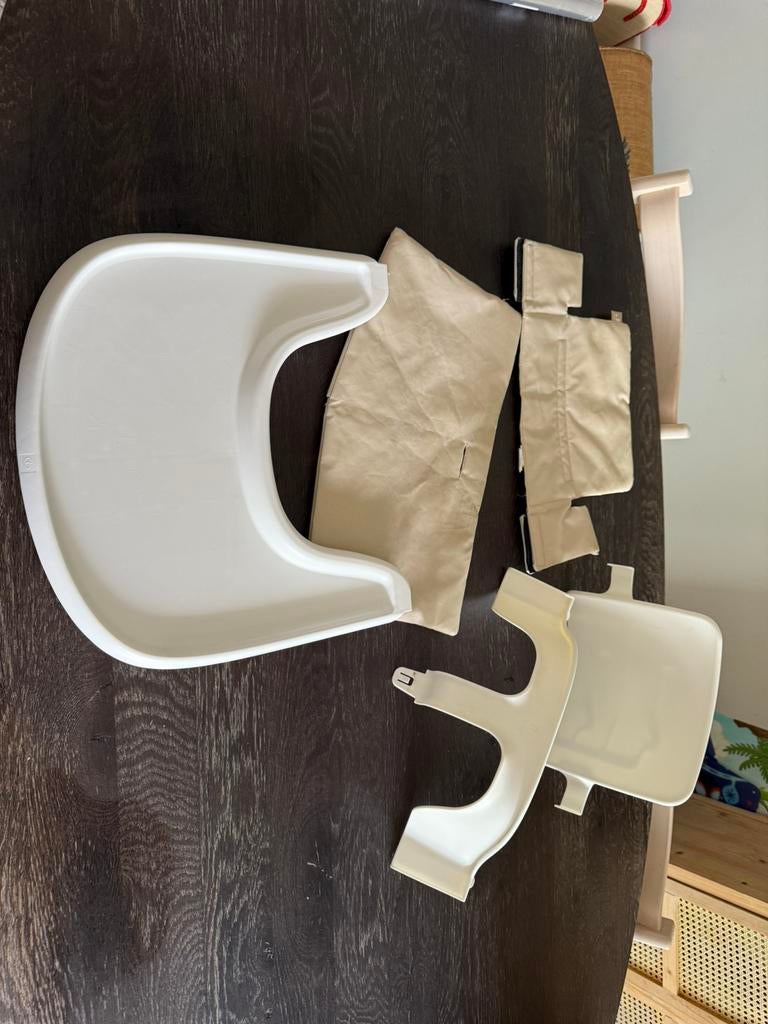 Stokke Tripp Trapp set - zeer goede staat, Verzenden, Zo goed als nieuw, Meegroeistoel, Afneembaar eetblad